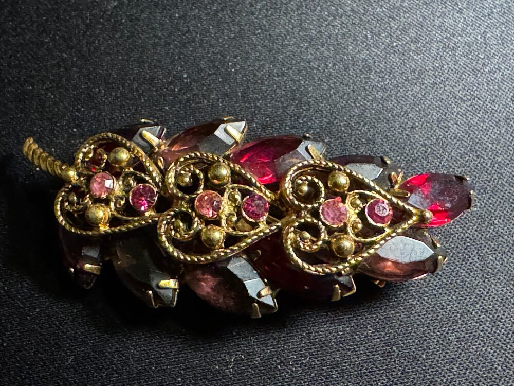 Vintage Leaf Fuchsia Pink Juliana Rhinestone Gold Tone Brooch